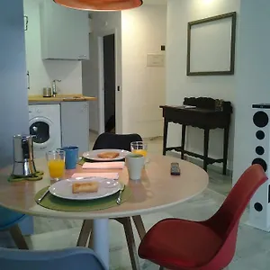 Pop Art House 2 Bedrooms Apartment